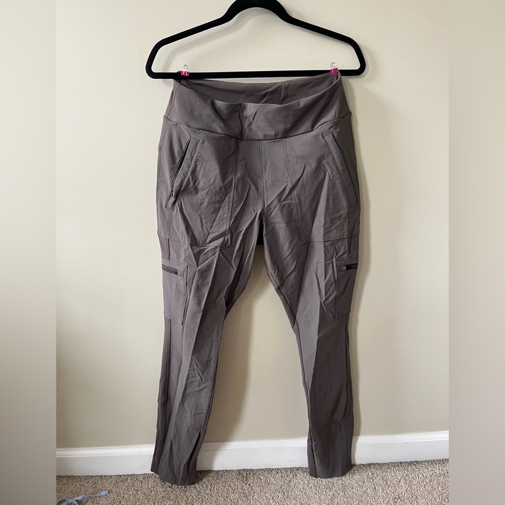 Athleta Headlands Hybrid Cargo tight